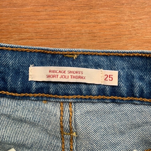 Levi’s Ribcage Shorts Size 25 - Picture 6 of 9